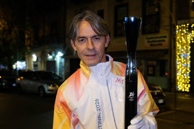 GIOCHI OLIMPICI - Olimpiadi Invernali Milano-Cortina 2026 - Olympic Torch Relay The Olympic Torch arrives in Palermo during the Olympic Torch Relay for the Olympic Winter games, Winterspiele,Spiele, Summer games Milano Cortina 2026 in Palermo, Italy, on 15 December 2025; in the photo: Filippo Inzaghi coach of Palermo FC with the Olympic torch Cortina D Ampezzo Italy  Copyright: xIPAxSport ABACAx
