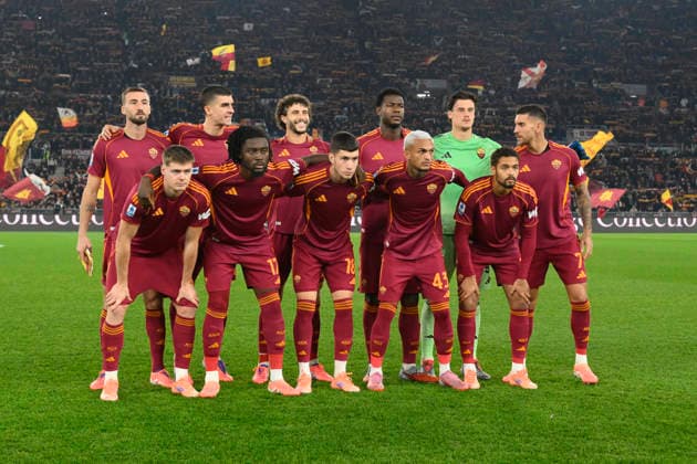 Roma team during the Serie A Enilive soccer match between AS Roma and Como 1907 at the Rome s Olympic stadium, Italy - Monday, December 15, 2025. - Soccer.  Copyright: xFabrizioxCorradetti LaPressex