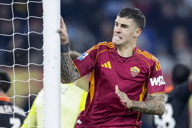 CALCIO - Serie A - AS Roma vs Como 1907 Roma s Italian defender Gianluca Mancini gesticulate during the Serie A football match between AS Roma vs Como at the Olimpico Stadium in Rome on December 15, 2025. Rome Italy  Copyright: xIPAxSport ABACAx