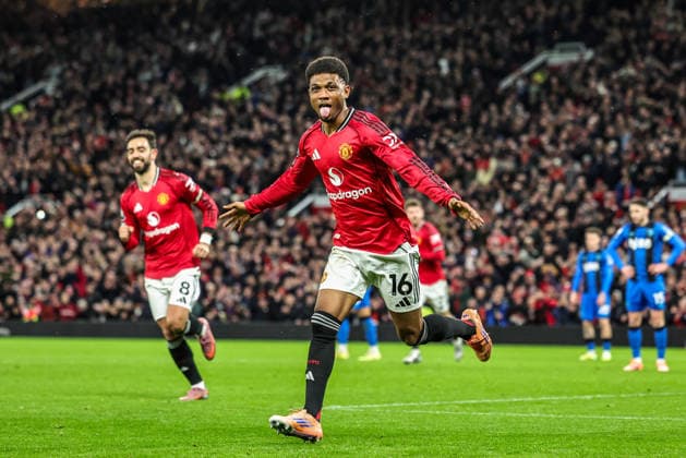 Premier League Manchester United, ManU v Bournemouth Amad Diallo of Manchester Untied celebrates his goal to make it 1-0 during the Premier League match Manchester United vs Bournemouth at Old Trafford, Manchester, United Kingdom, 15th December 2025 (Photo by Mark Cosgrove News Images) Manchester Old Trafford Greater Manchester United Kingdom Copyright: xMarkxCosgrove NewsxImagesx