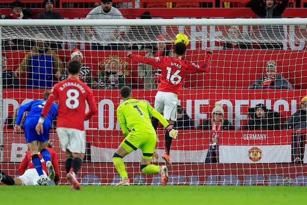 Manchester United, ManU v Bournemouth Premier League 15 12 2025. Amad Diallo (16) of Manchester United scores to make it 1-0 during the Premier League match between Manchester United and Bournemouth at Old Trafford, Manchester, England on 15 December 2025. Manchester Old Trafford Greater Manchester England Editorial use only DataCo restrictions apply See www.football-dataco.com , Copyright: xConorxMolloyx PSI-23424-0026