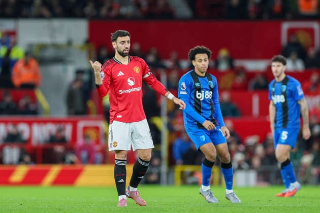 Manchester United, ManU v AFC Bournemouth, Premier League Manchester United midfielder Bruno Fernandes (8) reacts and gestures during the Manchester United v AFC Bournemouth Premier League match at Old Trafford, Manchester, England on 15 December 2025 Credit: Phil Duncan Every Second Media Editorial use only. All images are copyright Every Second Media Limited. No images may be reproduced without prior permission. All rights reserved. Premier League and Football League images are subject to licensing agreements with Football DataCo Limited. see https: www.football-dataco.com Copyright: xIMAGO EveryxSecondxMediax ESM-1710-0004 PhilxDuncanx xEveryxSecondxMediax