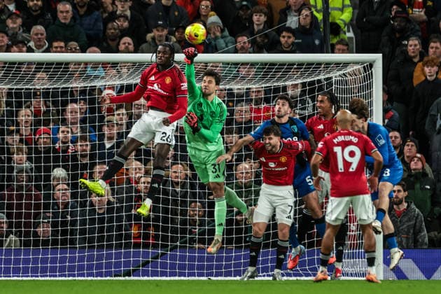 Premier League Manchester United, ManU v Bournemouth Manchester United goalkeeper Senne Lammens punches the ball clear during the Premier League match Manchester United vs Bournemouth at Old Trafford, Manchester, United Kingdom, 15th December 2025 (Photo by Mark Cosgrove News Images) Manchester Old Trafford Greater Manchester United Kingdom Copyright: xMarkxCosgrove NewsxImagesx