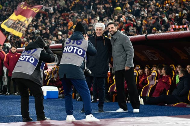 Foto IPP Cavaliere Emiliano. Roma 15 12 2025 Calcio Campionato Serie A 2025-2026. Roma - Como. Nella foto: Francesc Fabregas e Gian Piero Gasperini. Italy Photo Press - World Copyright italy ITALY  Copyright: xR4924_italyphotopressx