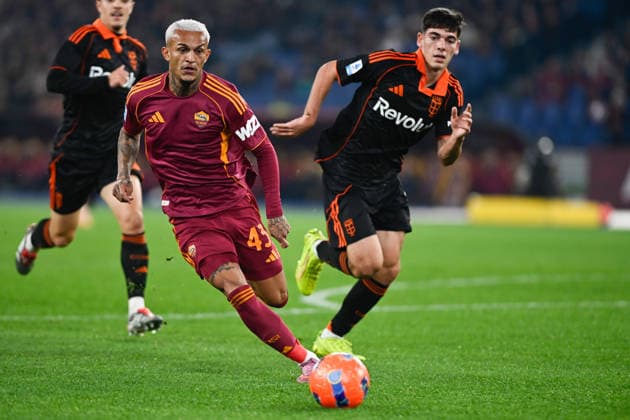 Foto IPP Cavaliere Emiliano. Roma 15 12 2025 Calcio Campionato Serie A 2025-2026. Roma - Como. Nella foto: Wesley. Italy Photo Press - World Copyright italy ITALY  Copyright: xR4924_italyphotopressx