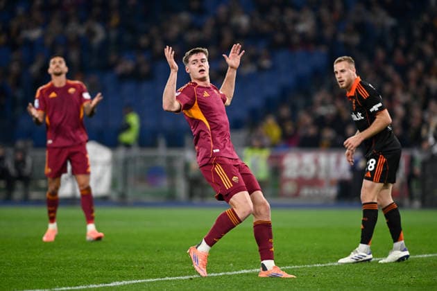 Foto IPP Cavaliere Emiliano. Roma 15 12 2025 Calcio Campionato Serie A 2025-2026. Roma - Como. Nella foto: Evan Ferguson. Italy Photo Press - World Copyright italy ITALY  Copyright: xR4924_italyphotopressx