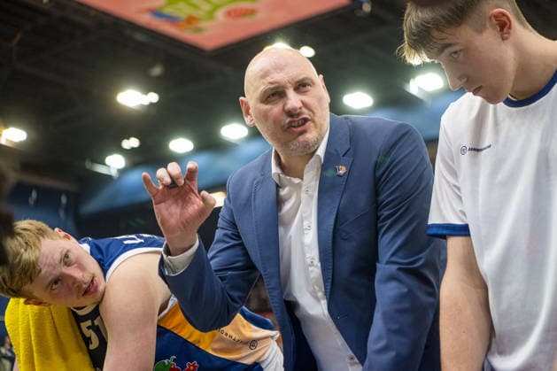 Rostock, Germany 15 December 2025 1 BBL 2025 2026 Rostock Seawolves vs MHP Riesen Ludwigsburg Pictured center Przemyslaw Frasunkiewicz ROSTOCK SEAWOLVES Copyright: xFotostandx xVoelkerx