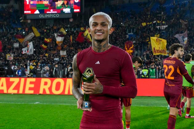 Roma™s Wesley during the Serie A Enilive soccer match between AS Roma and Como 1907 at the Rome s Olympic stadium, Italy - Monday, December 15, 2025. - Soccer.  Copyright: xFabrizioxCorradetti LaPressex