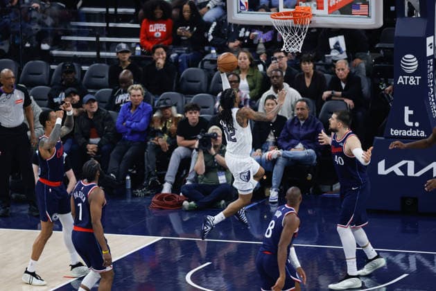 INGLEWOOD, CA - DECEMBER 15: Memphis Grizzlies guard Ja Morant (12) drives to the basket during the Memphis Grizzlies vs LA Clippers game on December 15, 2025, at the Intuit Dome in Inglewood, CA. (Photo by Jevone Moore Icon Sportswire) NBA, Basketball Herren, USA DEC 15 Memphis Grizzlies at LA Clippers EDITORIAL USE ONLY Icon20251215010