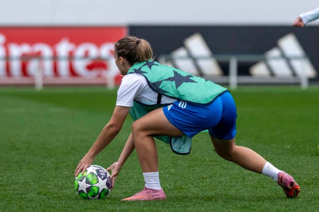 December 16, 2025, Madrid, Madrid, Spain: Real Madrid players in accion during training prior to the Women s Champions League match between REAL MADRID WOMEN and FOOTBALL CLUB TWENTE. December 16, 2025, Valdebebas, Madrid, Spain. Madrid Spain - ZUMAc312 20251216_zsp_c312_128 Copyright: xOscarxManuelxSanchezx