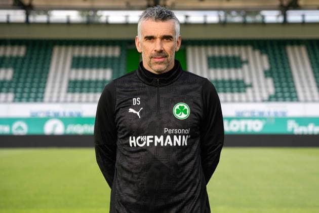 16 12 2025 SpVgg Greuther Fürth Kleeblatt Spielvereinigung 2 Football Bundesliga Season 2025 2026 Photo appointment Portrait appointment Presentation Press appointment Single photo Single photo Portrait Portrait Headshot Danny Schwarz Co Coach SpVgg Greuther Fürth
