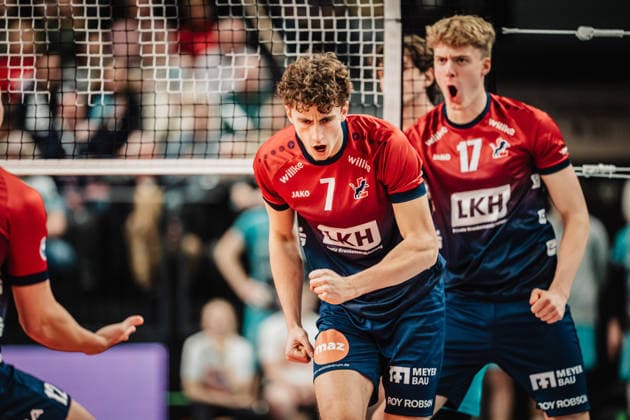 Volleyball Men Season 2025 2026 1 Volleyball Bundesliga Men DVV Cup Semi-Final SVG Lüneburg vs SWD powervolleys Düren 16 12 2025 Cheering for Lüneburg f l Joscha Kunstmann 7, SVG Lüneburg and Axel Valentin Enlund 17, SVG Lüneburg Lüneburg LKH Arena Niedersachsen Germany