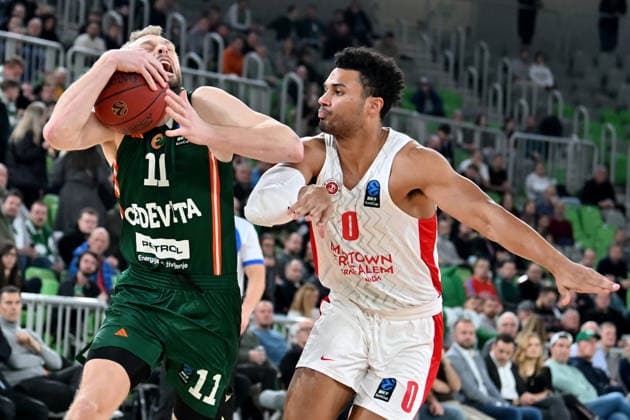 Ljubljana, Slovenia, December 16 2025, Jaka Blazic of Cedevita Olimpija (L) in action against Justin Smith of Hapoel Midtown Jerusalem (R) during the BKT EuroCup basketball match between Cedevita Olimpija (Slovenia) and Hapoel Midtown Jerusalem (Israel) at Arena Stozice, Ljubljana, Slovenia. (Photo by Igor Kupljenik Sports Press Photo) Copyright: xIgorxKupljenikx xSPPx Sportspressphoto_SPR74666