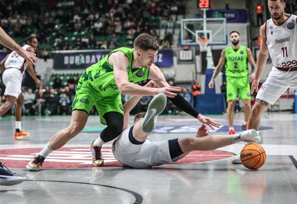 TOFAS v Trapani Shark - Basketball Champions League BURSA, TURKIYE - DECEMBER 16: Blazevic of TOFAS in action during Basketball Champions League Group D week 6 match between TOFAS and Trapani Shark at Tofas Sports Hall in Bursa, Turkiye on December 16, 2025. Fatih Capkin Anadolu Bursa Turkey. Editorial use only. Please get in touch for any other usage.  Copyright: x2025xAnadoluxFatihxCapkinx