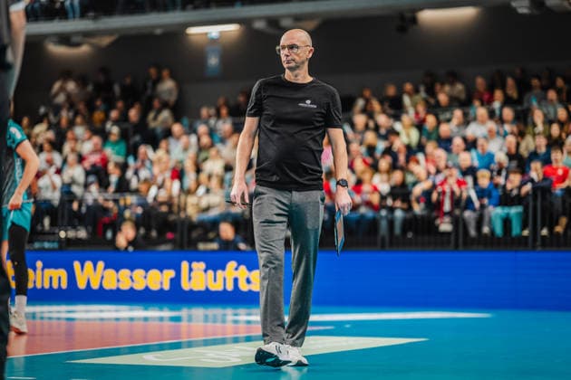 Volleyball mens season 2025 2026 Zoi DVV Cup semi-final SVG Lüneburg vs SWD powervolleys Düren 16 12 2025 Christophe Achten Coach SWD powervolleys Düren looks tensely in the direction of the pitch