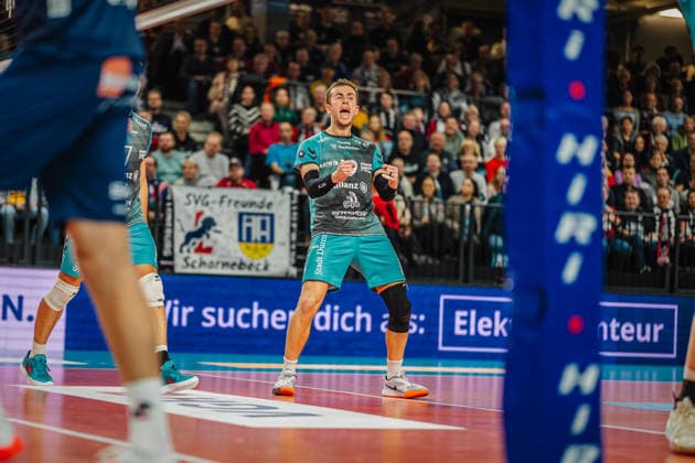 Volleyball mens season 2025 2026 Zoi DVV Cup semi-final SVG Lüneburg vs SWD powervolleys Düren 16 12 2025 Ryan Poole 19 SWD powervolleys Düren cheers