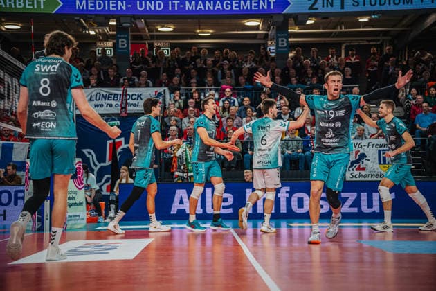 Volleyball mens season 2025 2026 Zoi DVV Cup semi-final SVG Lüneburg vs SWD powervolleys Düren 16 12 2025 The SWD powervolleys Düren team celebrates