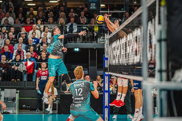 Volleyball mens season 2025 2026 Zoi DVV Cup semi-final SVG Lüneburg vs SWD powervolleys Düren 16 12 2025 Ryan Poole 19 SWD powervolleys Düren attacks the ball