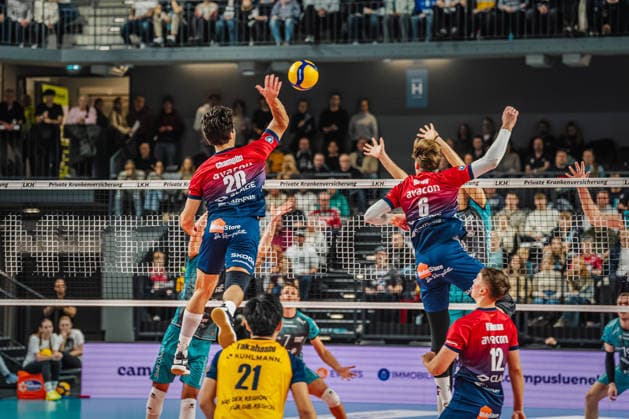 Volleyball mens season 2025 2026 Zoi DVV Cup semi-final SVG Lüneburg vs SWD powervolleys Düren 16 12 2025 Ethan Champlin 20 SVG Lüneburg attacks the ball across the backfield