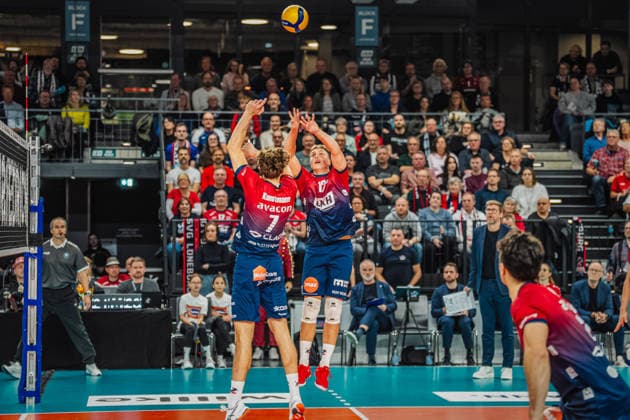 Volleyball mens season 2025 2026 Zoi DVV Cup semi-final SVG Lüneburg vs SWD powervolleys Düren 16 12 2025 Santeri Välimaa 12 SVG Lüneburg plays the ball to Joscha Kunstmann 7 SVG Lüneburg