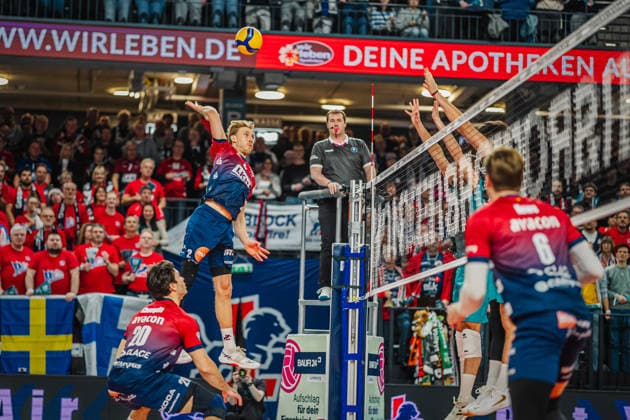 Volleyball mens season 2025 2026 Zoi DVV Cup semi-final SVG Lüneburg vs SWD powervolleys Düren 16 12 2025 Daniel Gruvaeus 2 SVG Lüneburg attacks the ball