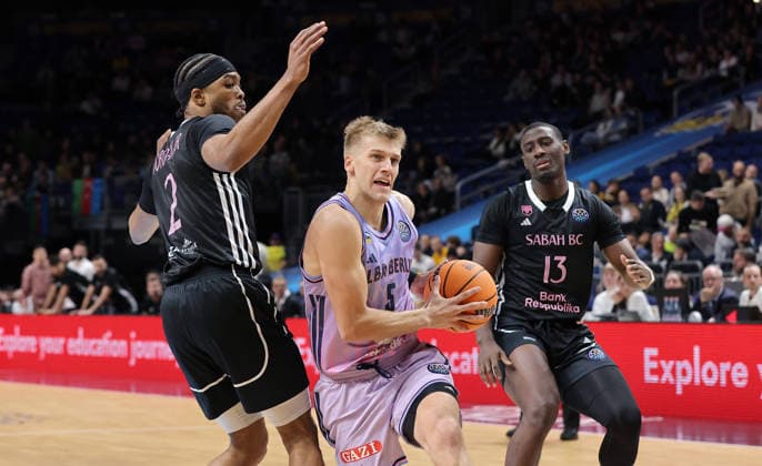 Keith Jordan, Sam Griesel on the ball, James Eads III duel Game scene Action Sport Basketball Champions League CL Men Season 2025 2026 16 12 2025 ALBA Berlin vs BC Sabah Baku