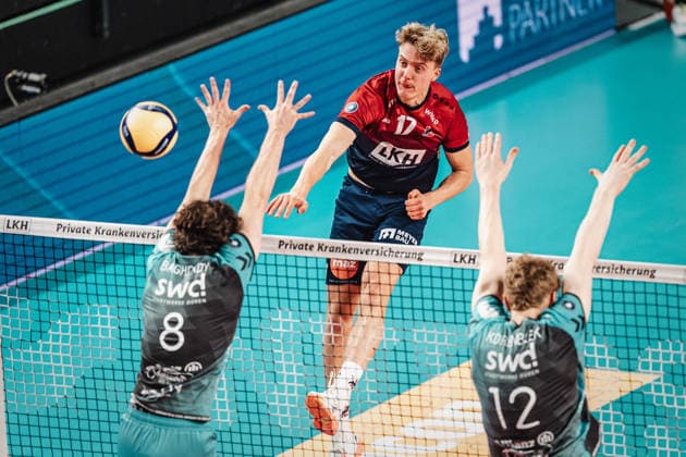 Volleyball Men Season 2025 2026 1 Volleyball Bundesliga Men DVV Cup Semi-Final SVG Lüneburg vs SWD powervolleys Düren 16 12 2025 Axel Valentin Enlund 17, SVG Lüneburg on the attack Lüneburg LKH Arena Niedersachsen Germany