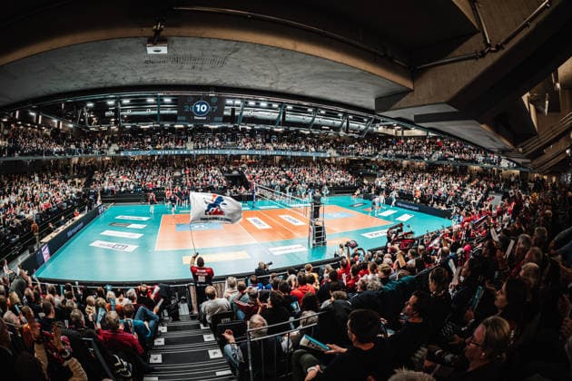 Volleyball Men Season 2025 2026 1 Volleyball Bundesliga Men DVV Cup Semi-Final SVG Lüneburg vs SWD powervolleys Düren 16 12 2025 The full LKH Arena Totale Lüneburg LKH Arena Niedersachsen Germany