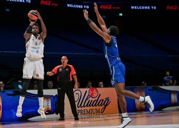 Dubai Basketball v Maccabi Tel Aviv - EuroLegaue DUBAI, UAE - DECEMBER 16: Awudu Abass of Dubai Basketball in action during EuroLegaue basketball match between Dubai Basketball and Maccabi Tel Aviv at Coca-Cola Arena in Dubai, United Arab Emirates on December 16, 2025. Waleed Zein Anadolu Dubai United Arab Emirates. Editorial use only. Please get in touch for any other usage.  Copyright: x2025xAnadoluxWaleedxZeinx