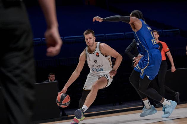 Dubai Basketball v Maccabi Tel Aviv - EuroLegaue DUBAI, UAE - DECEMBER 16: Filip Petrusev (L) of Dubai Basketball in action during EuroLegaue basketball match between Dubai Basketball and Maccabi Tel Aviv at Coca-Cola Arena in Dubai, United Arab Emirates on December 16, 2025. Waleed Zein Anadolu Dubai United Arab Emirates. Editorial use only. Please get in touch for any other usage.  Copyright: x2025xAnadoluxWaleedxZeinx