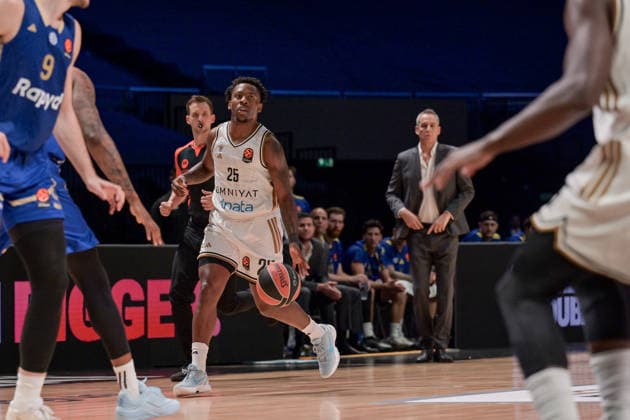 Dubai Basketball v Maccabi Tel Aviv - EuroLegaue DUBAI, UAE - DECEMBER 16: McKinley Wright (L) of Dubai Basketball in action during EuroLegaue basketball match between Dubai Basketball and Maccabi Tel Aviv at Coca-Cola Arena in Dubai, United Arab Emirates on December 16, 2025. Waleed Zein Anadolu Dubai United Arab Emirates. Editorial use only. Please get in touch for any other usage.  Copyright: x2025xAnadoluxWaleedxZeinx