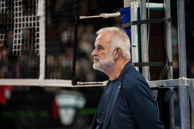 Volleyball I Men I Season 2025 2026 I DVV Cup I Semi-final I SVG Lüneburg SWD powervolleys Düren I 16 12 2025 Single photo, cropped, single image, cut out, isolated motif, sports shot, close-up, cropped, cropped shot, shot, single Bernd Schlesinger Co Trainer, SVG Lüneburg Copyright: xLobeca Bjorn-OlexKehmx