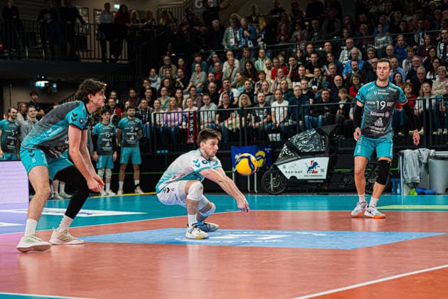 Volleyball I Men I Season 2025 2026 I DVV Cup I Semi-final I SVG Lüneburg SWD powervolleys Düren I 16 12 2025 Troy Arthur Gooch 6, SWD Powervolleys Düren in reception Copyright: xLobeca Bjorn-OlexKehmx