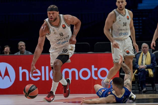 Dubai Basketball v Maccabi Tel Aviv - EuroLegaue DUBAI, UAE - DECEMBER 16: Justin Anderson of Dubai Basketball in action during EuroLegaue basketball match between Dubai Basketball and Maccabi Tel Aviv at Coca-Cola Arena in Dubai, United Arab Emirates on December 16, 2025. Waleed Zein Anadolu Dubai United Arab Emirates. Editorial use only. Please get in touch for any other usage.  Copyright: x2025xAnadoluxWaleedxZeinx