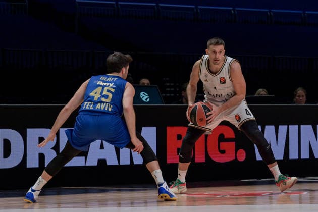 Dubai Basketball v Maccabi Tel Aviv - EuroLegaue DUBAI, UAE - DECEMBER 16: Aleksa Avramovic (4) of Dubai Basketball in action during EuroLegaue basketball match between Dubai Basketball and Maccabi Tel Aviv at Coca-Cola Arena in Dubai, United Arab Emirates on December 16, 2025. Waleed Zein Anadolu Dubai United Arab Emirates. Editorial use only. Please get in touch for any other usage.  Copyright: x2025xAnadoluxWaleedxZeinx