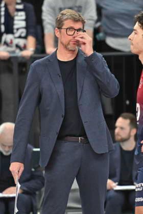 GER 1 VBL, DVV Pokal, SVG Lueneburg vs SWD powervolleys Dueren 16 12 2025, LKH Arena, Lueneburg, GER 1 VBL, DVV Pokal, SVG Lueneburg vs SWD powervolleys Dueren in the picture coach Stefan Huebner Hübner Lueneburg nordphotoxGmbH xWitke nph00002