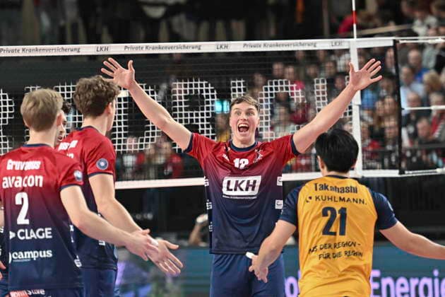 GER 1 VBL, DVV Pokal, SVG Lueneburg vs SWD powervolleys Dueren 16 12 2025, LKH Arena, Lueneburg, GER 1 VBL, DVV Pokal, SVG Lueneburg vs SWD powervolleys Dueren in the picture the Lueneburg team cheers nordphotoxGmbH xWitke nph00002