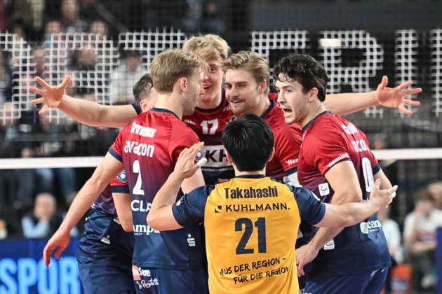 GER 1 VBL, DVV Pokal, SVG Lueneburg vs SWD powervolleys Dueren 16 12 2025, LKH Arena, Lueneburg, GER 1 VBL, DVV Pokal, SVG Lueneburg vs SWD powervolleys Dueren in the picture the Lueneburg team cheers nordphotoxGmbH xWitke nph00002
