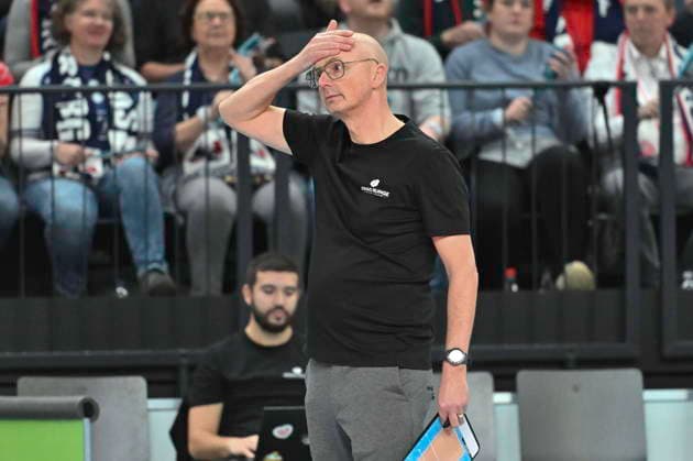 GER 1 VBL, DVV Pokal, SVG Lueneburg vs SWD powervolleys Dueren 16 12 2025, LKH Arena, Lueneburg, GER 1 VBL, DVV Pokal, SVG Lueneburg vs SWD powervolleys Dueren in the picture coach Christopher Achten Dueren nordphotoxGmbH xWitke nph00002