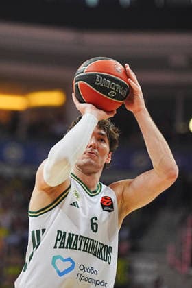 Fenerbahce Beko v Panathinaikos - EuroLeague ISTANBUL, TURKIYE - DECEMBER 16: Cedi Osman (6) of Panathinaikos in action during the EuroLeague week 16 match between Fenerbahce Beko and Panathinaikos at Ulker Sports and Event Hall in Istanbul, Turkiye, on December 16, 2025. Adem Kutucu Anadolu Istanbul Turkey. Editorial use only. Please get in touch for any other usage.  Copyright: x2025xAnadoluxAdemxKutucux