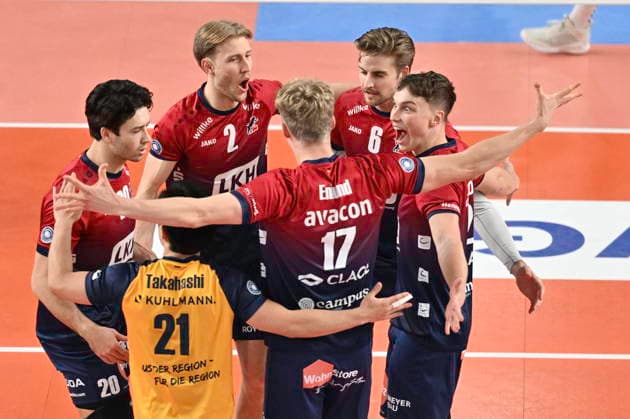 GER 1 VBL, DVV Pokal, SVG Lueneburg vs SWD powervolleys Dueren 16 12 2025, LKH Arena, Lueneburg, GER 1 VBL, DVV Pokal, SVG Lueneburg vs SWD powervolleys Dueren in the picture the Lueneburg team cheers nordphotoxGmbH xWitke nph00002