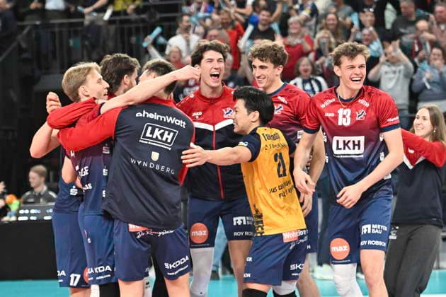 GER 1 VBL, DVV Pokal, SVG Lueneburg vs SWD powervolleys Dueren 16 12 2025, LKH Arena, Lueneburg, GER 1 VBL, DVV Pokal, SVG Lueneburg vs SWD powervolleys Dueren in the picture the Lueneburg team celebrates reaching the final nordphotoxGmbH xWitke nph00002
