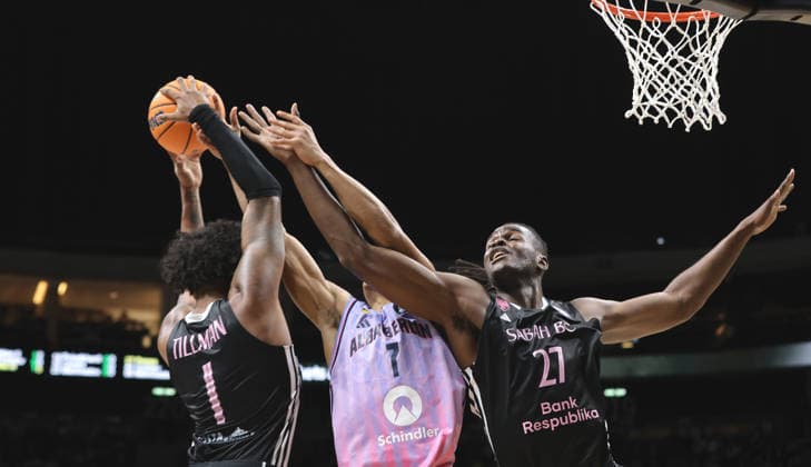 Justin Tillman, Jack Kayil, Jean Marc Pansa duel Match scene Action Sport Basketball Champions League CL Men Season 2025 2026 16 12 2025 ALBA Berlin vs BC Sabah Baku