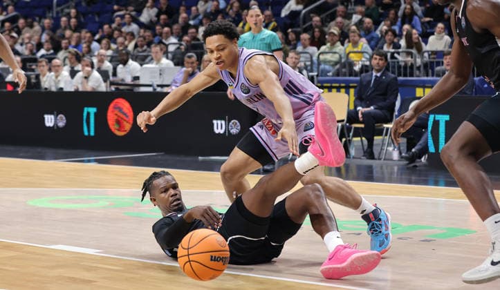 Gerry Blakes, Jack Kayil duel Match scene Action Sport Basketball Champions League CL Men Season 2025 2026 16 12 2025 ALBA Berlin vs BC Sabah Baku