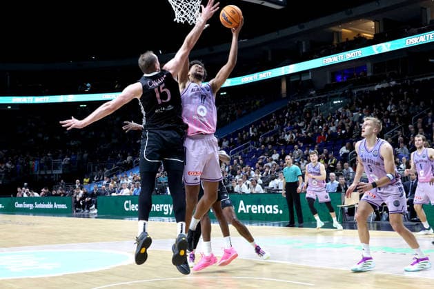 DEU, Basketball Champions League BCL , ALBA vs BC Sabah, 16 12 2025, Uber Arena, Berlin, DEU, Basketball Champions League BCL , ALBA vs BC Sabah, in the picture Norris Agbakoko ALBA Berlin 17 , Klaevs avars Sabah BC Bak 15 nordphotoxGmbHx xEngler nph00076