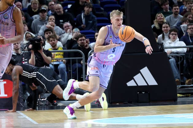 DEU, Basketball Champions League BCL , ALBA vs BC Sabah, 16 12 2025, Uber Arena, Berlin, DEU, Basketball Champions League BCL , ALBA vs BC Sabah, pictured Sam Griesel ALBA Berlin 5 nordphotoxGmbHx xEngler nph00076