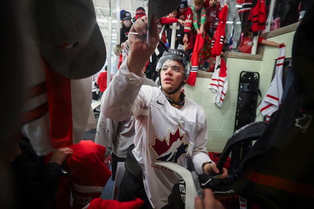 December 16, 2025, Niagara Falls, On, Canada: Tij Iginla, of Lake Country, B.C., signs autographs during Canada s National Junior Team training camp in Niagara Falls, Ont., Tuesday, Dec. 16, 2025. Canada News - December 16, 2025 - ZUMAc35_ 20251216_zaf_c35_018 Copyright: xNickxIwanyshynx