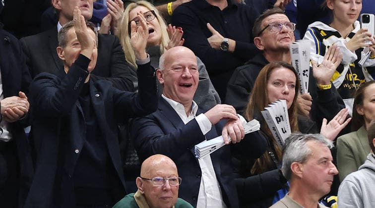 Mayor Kai Wegner cheers with Alba Sport Basketball Champions League CL Men Season 2025 2026 16 12 2025 ALBA Berlin vs BC Sabah Baku