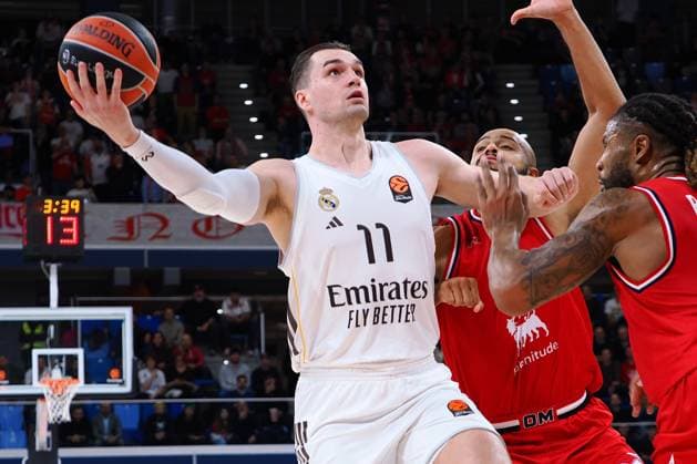 Mario Hezonja (Real Madrid) during EA7 Emporio Armani Milano vs Real Madrid, Basketball Euroleague match in Assago (MI), Italy, December 16 2025  Copyright: xSavinoxPaolella IPAxSportx xipa-agency.netx xx IPA_69223701 IPA_Agency_IPA69223701
