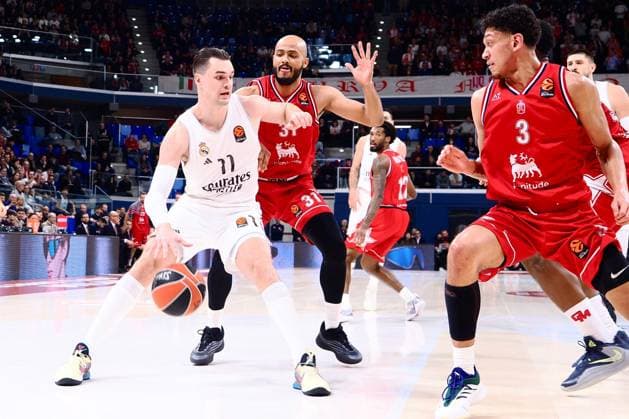 BASKET - Euroleague - EA7 Emporio Armani Milano vs Real Madrid Mario Hezonja (Real Madrid) during EA7 Emporio Armani Milano vs Real Madrid, Basketball Euroleague match in Assago (MI), Italy, December 16 2025 Assago (MI) Italy  Copyright: xIPAxSport ABACAx